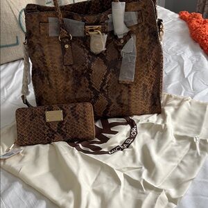 Michael Kors Hamilton Large Snake Print Leather Tote and Matching Wallet Set NWT